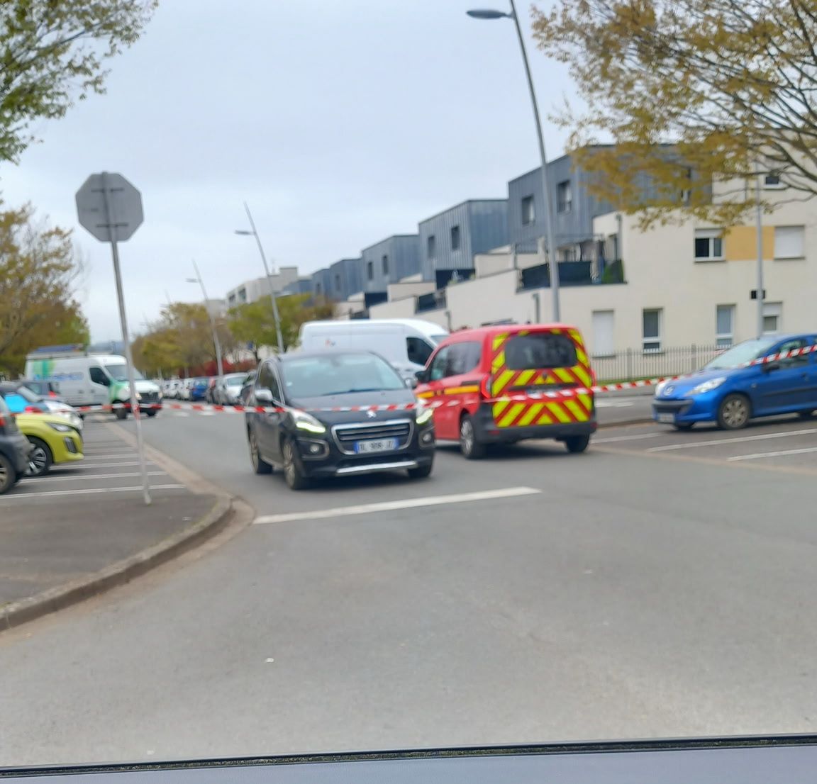 ALERTE À LA BOMBE AU LYCÉE PIERRE-BAYLE : LE LYCÉE ÉVACUÉ