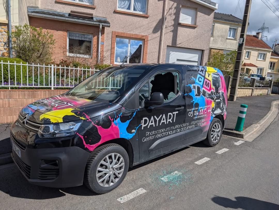 « JE NE PEUX PAS CROIRE À UNE COÏNCIDENCE » : DEUX VÉHICULES DE L’ENTREPRISE PAYART VANDALISÉS 