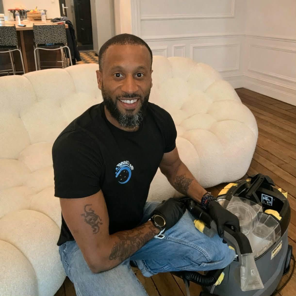 DU CANAPÉ AU NETTOYAGE DE L’EXTRÊME : THE CLEANER ARDENNES TOUJOURS PRÊT À RELEVER LE DÉFI