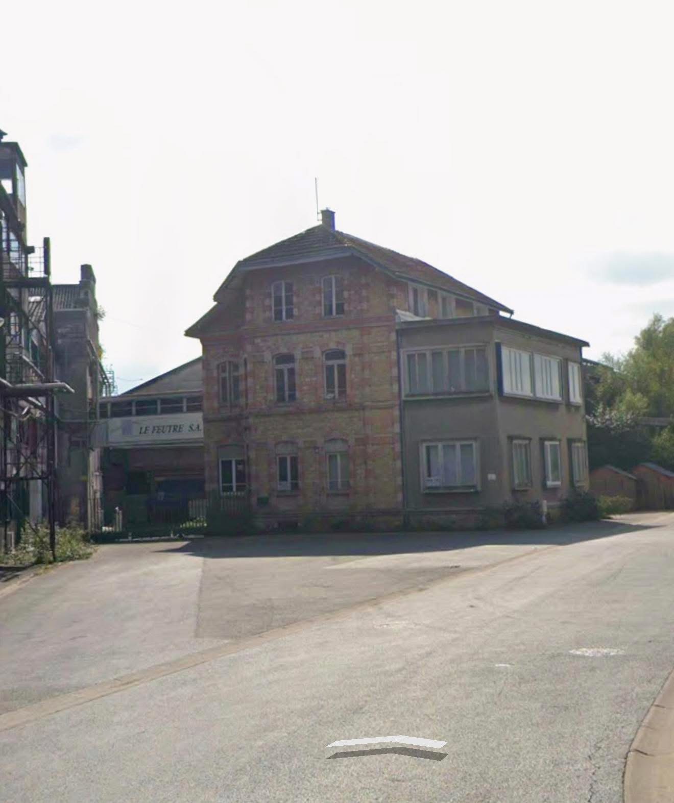 UN FEU DANS UN BÂTIMENT DE L’ANCIENNE USINE LE FEUTRE MAÎTRISÉ