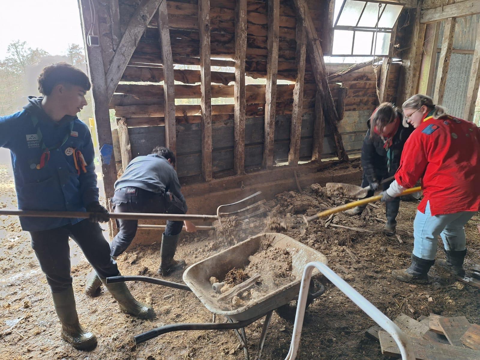 LES SCOUTS RECHERCHENT UNE CARAVANE POUR FAIRE DES MARAUDES