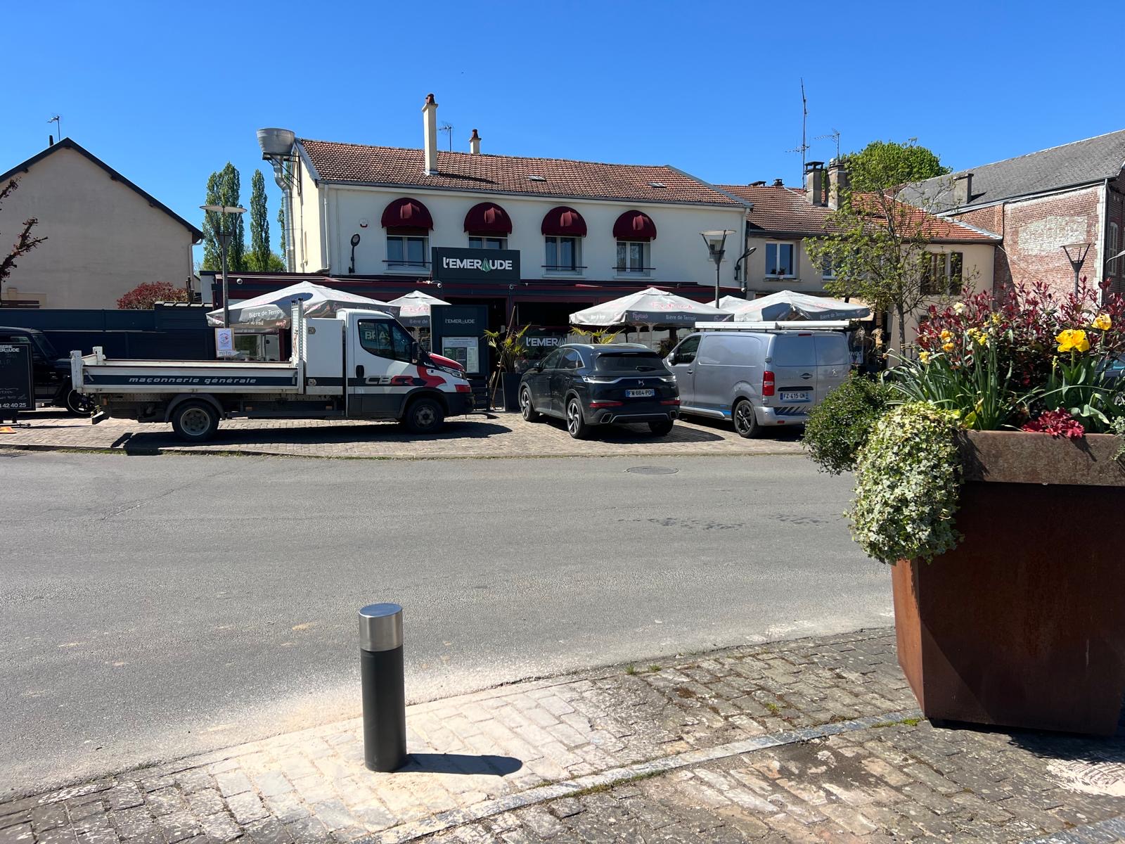 « SAMEDI SOIR, ON FAIT LE DERNIER SERVICE ET ON FERME » : UN DÉSACCORD ENTRE LA BRASSERIE L’ÉMERAUDE ET LA MAIRIE POUSSE LE PATRON À STOPPER SON ACTIVITÉ