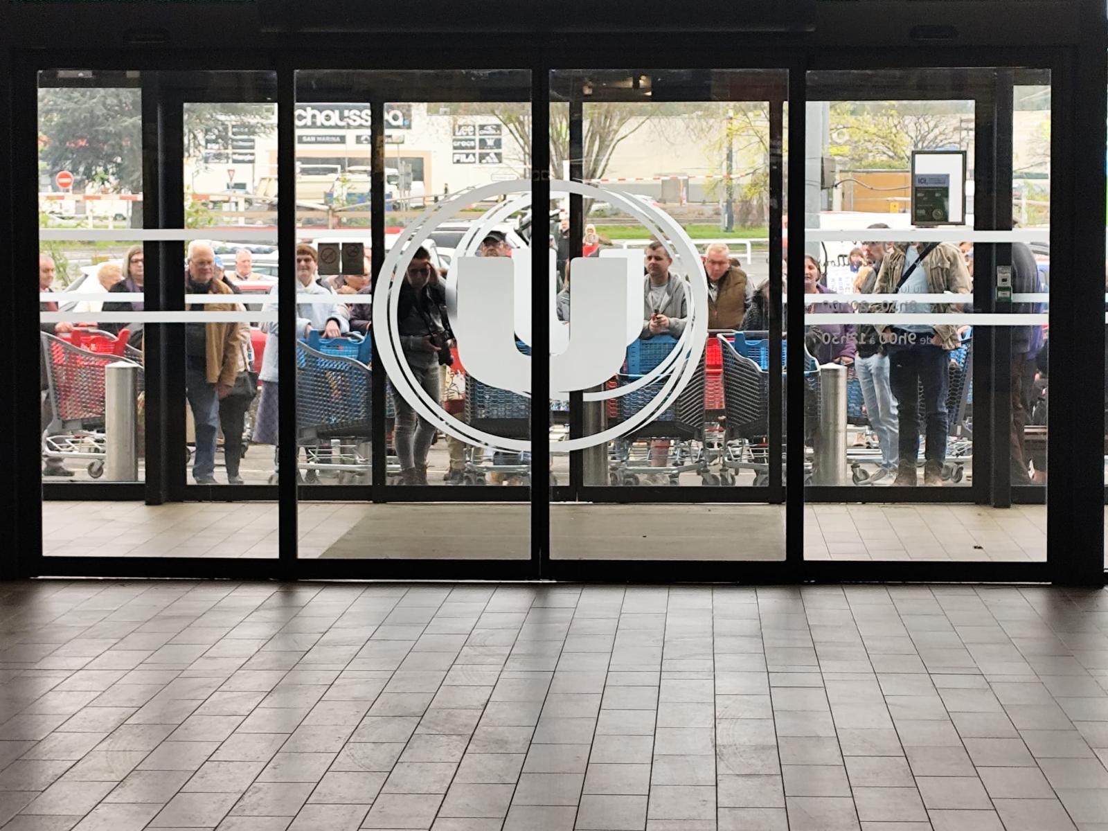 OUVERTURE DE L’HYPER U : LES PREMIERS CLIENTS AFFLUENT