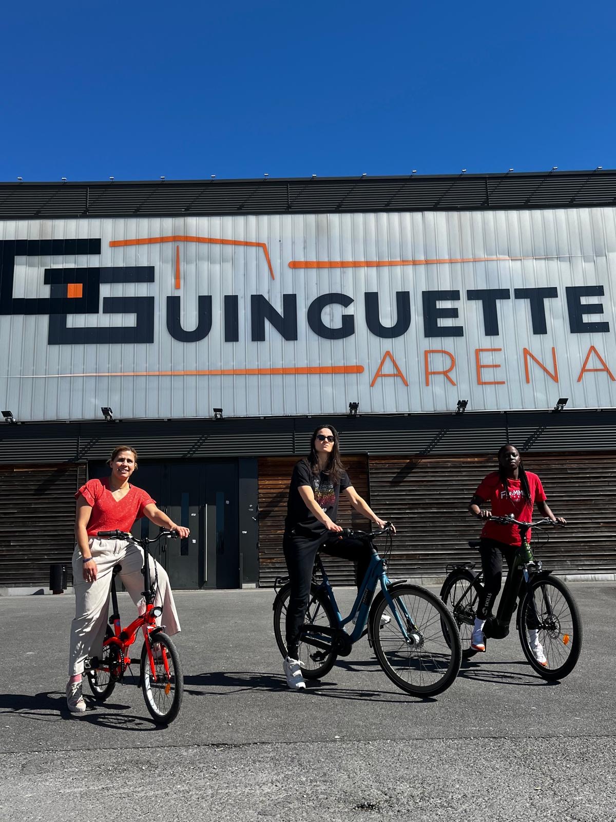 LES SUPPORTERS DES FLAMMES CAROLO INVITÉS À VENIR À VÉLO À LA GUINGUETTE ARENA